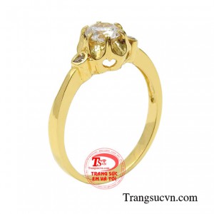 Nhẫn vàng nữ giới tinh tế được thiết kế tối giản không qua cầu kì nhưng đủ điệu đà, nữ tính.