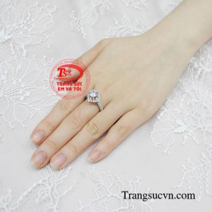 Nhẫn vàng trắng nữ thời trang, sang trọng, quý phái