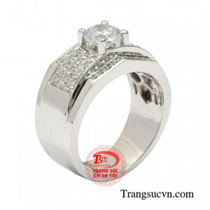 Nhẫn vàng trắng mạnh mẽ mang đến vẻ hiện đại, nhẹ nhàng, lịch thiệp cho phái mạnh.