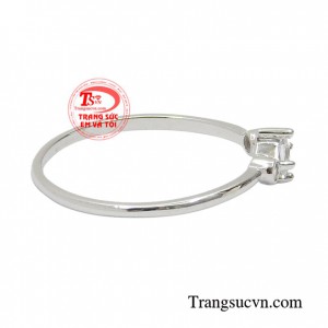 Sản phẩm phù hợp với nhiều lúa tuổi và trang phục, tạo nên phong cách riêng quý phái