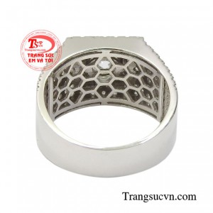 Sản phẩm là món phụ kiện không thể thiếu giúp các quý ông luôn nổi bật và thu hút.