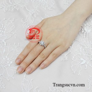 Nhẫn vàng trắng nữ xinh xắn đẳng cấp