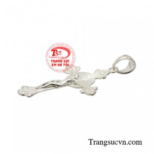 Bạn cũng có thể kết hợp được với nhiều phong cách trang phục khác nhau để giúp mình trở nên nổi bật và thu hút hơn.