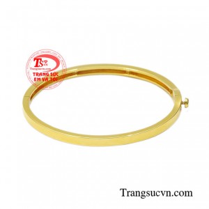 Sản phẩm với đường nét chế tác tinh xảo, giúp các cô nàng luôn nổi bật và phong cách