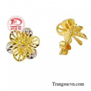 Với chiếc bông tai này các cô gái có thể thỏa sức phối cùng với những chiếc đầm xinh xắn và dễ thương.