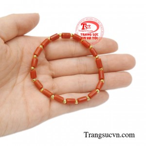 Trang sức Em và Tôi sẽ luôn khiến khách hàng hài lòng từ chất lượng sản phẩm cho đến giá thành đi kèm.