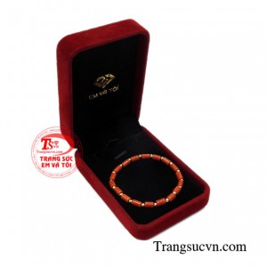 Chuỗi san hô vàng tây bền đẹp.