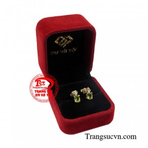 Đây chắc chắn là món trang sức đáng được sở hữu trong tủ đồ của mỗi cô gái.