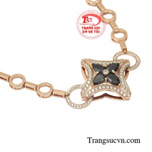 Sản phẩm giúp bạn thể hiện được tố chất, toát lên thần thái chuyên nghiệp trong những buổi đàm phán với khách hàng.