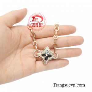 Lắc nữ vàng hồng thời thượng bảo hành 12 tháng.