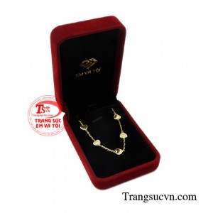 Lắc tay vàng trái tim nữ tính chất lượng.