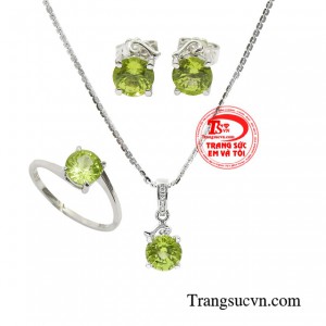 Trang sức bộ đá peridot đẹp được chế tác từ đá Peridot thiên nhiên chất lượng, màu đẹp.