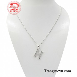 Bộ dây chữ H tinh xảo là xu hướng trang sức cho phái đẹp hiện đại