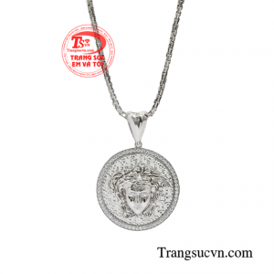 Không chỉ vậy đeo bộ mặt dây này còn toát lên vẻ sang trọng và đẳng cấp cho cánh mày râu.