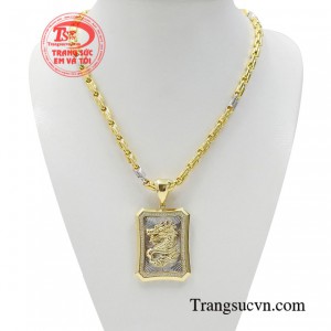 Bộ dây chuyền nam vàng phú quý mang đến vẻ năng động mà hợp thời trang cho phái mạnh. 