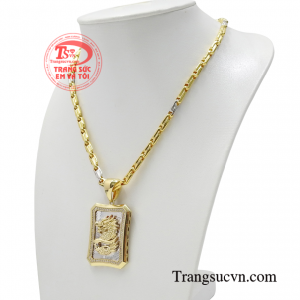 Bằng đôi bàn tay khéo léo của mình các nhà chế tác đã tạo ra một sản phẩm vô cùng bắt mắt. 