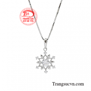 Chắc chắn khi sử dụng chiếc dây chuyền này bạn sẽ gây được ấn tượng mạnh trong mắt người đối diện.