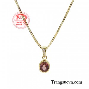 Ngoài ra tourmaline còn mang ý nghĩa về sự giàu sang, quyền lực. 