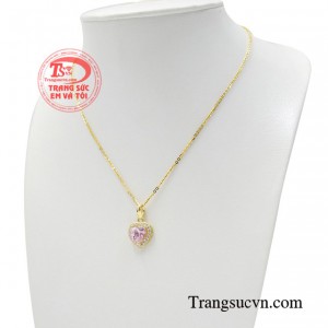 Khi diện bộ dây chuyền này phái đẹp không phải đau đầu khi lựa chọn những trang phục phối cùng