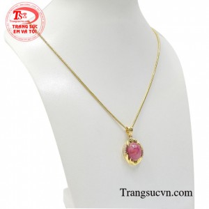 Sản phẩm mang phong cách sang trọng, quý phái và thời trang cho các quý cô