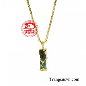 Trụ ngọc cẩm thạch còn là biểu tượng mang lại may mắn và tài lộc cho người đeo nên càng được phái mạnh ưa chuộng