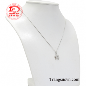 Sản phẩm giúp các cô gái làm nổi bật mang đến sự tự tin thể hiện cá tính của bản thân mình.