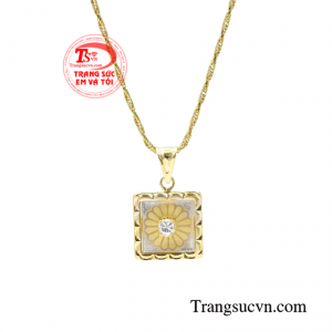 Bộ trang sức thương hiệu Em và Tôi giao hàng trên toàn quốc.