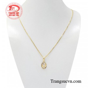 Bộ mặt dây nữ vàng thanh lịch  mang lại vẻ đẹp trẻ trung mà vô cùng sang trọng cho các quý cô.