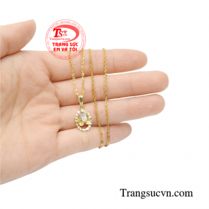 Bộ mặt dây nữ vàng thanh lịch chất lượng.