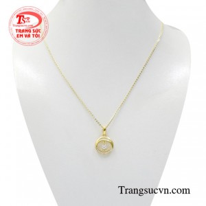 Bộ mặt dây vàng yêu kiều được ví như món quà tuyệt diệu mà thượng đế ban tặng cho phái nữ.