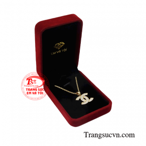 Bộ mặt nữ vàng thời thượng