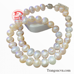 Chuỗi ngọc trai thiên nhiên đẹp, vòng cổ tự nhiên, chất lượng đảm bảo, uy tín, mang đến cho người đeo vẻ đẹp dịu dàng, thời trang, là sản phẩm được nhiều ưa chuộng và tin dùng
