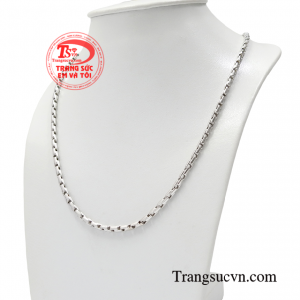 Sản phẩm hiện đang là xu hướng được các cánh mày râu vô cùng ưa chuộng. 