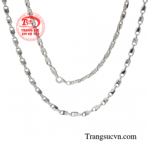 Vậy nên các chàng trai đừng bỏ lỡ chiếc dây chuyền nam đầy cá tính này nhé. 