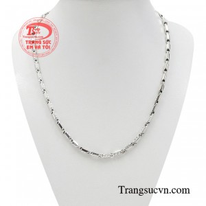 Dây chuyền nam tự tin phong cách kiểu dáng hợp thời trang và đầy ấn tượng.