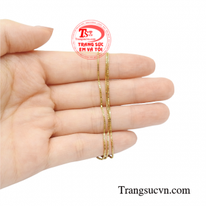 Dây chuyền nữ giới dịu dàng sáng bóng.