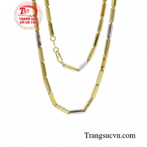 Dây chuyền nam vàng tây cũng là món quà tặng tuyệt vời cho người thân, bạn bè vào các dịp ý nghĩa.