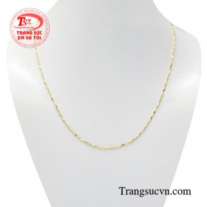 Dây chuyền vàng cao cấp giúp bạn gái chăm chút cho vẻ ngoài xinh đẹp, tạo điểm nhấn khác biệt cho bản thân.