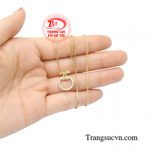 Dây liền mặt thời thượng xinh xắn.