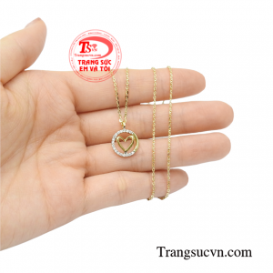 Dây liền mặt trái tim nữ tính ấn tượng.