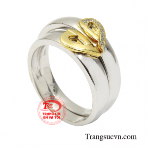 Đôi nhẫn cưới với thiết kế mới lạ mang phong cách trẻ trung được rất nhiều các cặp đôi yêu thích và lựa chọn.