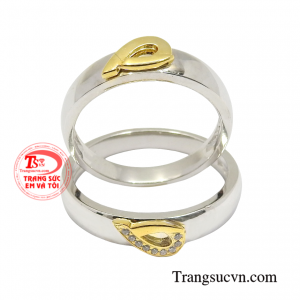 Đôi nhẫn cưới được miễn phí khắc chữ, bảo hành uy tín.