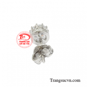 Sản phẩm hiện đang là dòng trang sức cao cấp nhưng có mức giá phải chăng và được nhiều các chị em lựa chọn.