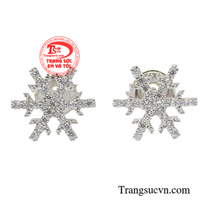 Hoa tai nữ vàng tinh khôi được nhập khẩu từ Hàn Quốc. 