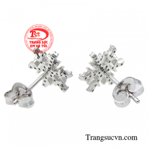 Sản phẩm là bí mật nho nhỏ giúp gương mặt của các chị em trở nên rạng rỡ hơn. 