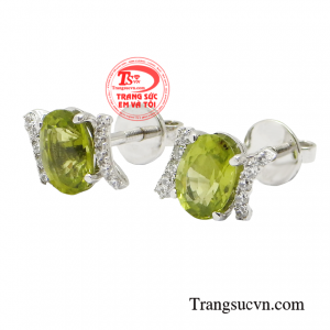 Peridot là viên đá có khả năng mang lại nhiều tài lộc và lợi ích cho người mệnh Hoả.