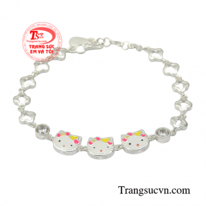 Lắc bạc trẻ em xinh yêu kiểu dáng xinh xắn giúp các bé thêm phần đáng yêu.