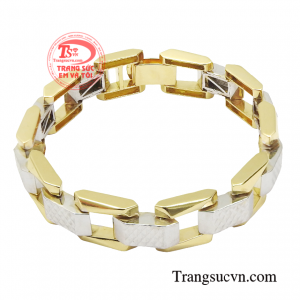 Lắc tay nam vàng thành đạt thiết kế nam tính, lịch lãm mang đến sản phẩm ấn tượng cho phái mạnh. 