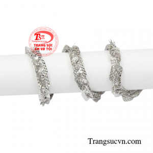 Sản phẩm nhận đặt chế tác theo yêu cầu.