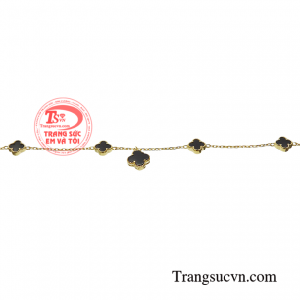 Trang Sức Em Và Tôi luôn thấu hiểu những gì mà một cô gái cần và mong mỏi. 